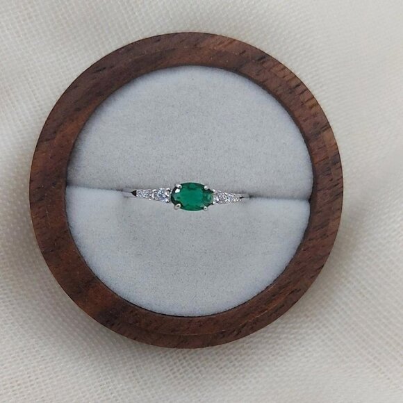 925 Sterling Silver Green Oval CZ ring - Picture 9 of 10
